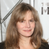 Jennifer Jason Leigh